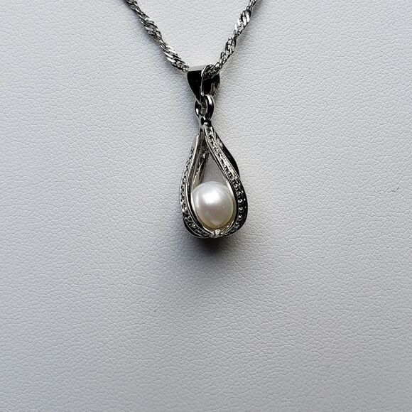 White Pearl Earrings and Necklace in silver Cage NWOT - Picture 5 of 7